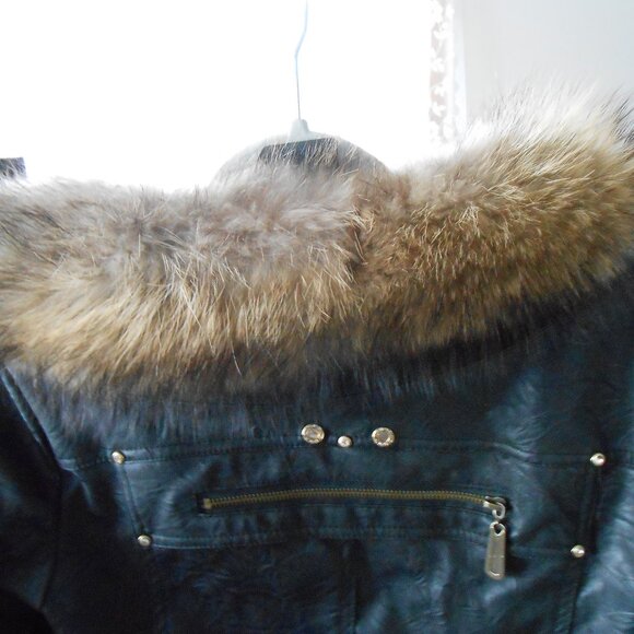 ADORE FAUX LEATHER MOTO JACKET-REMOVABLE FAUX FUR COLLAR-EXCELLENT - Picture 6 of 11
